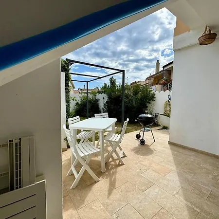 Garden's, Poetto, *
